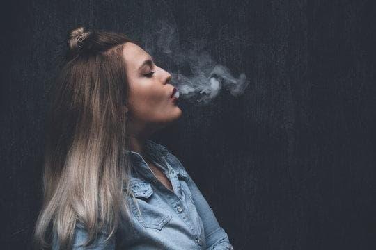 lương sơn tv examines claims that electronic cigarette is harmful and offers safer alternatives