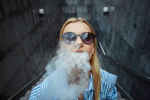 Exploring nhà cái uy tín Standards and smokeless cigarette Options for Safer Betting and Cleaner Vaping