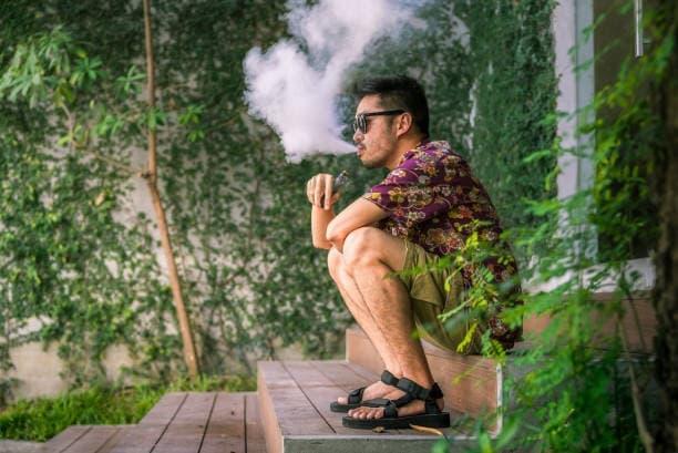 IBvape battery for electronic cigarette buying guide and maintenance tips with IBvape reviews