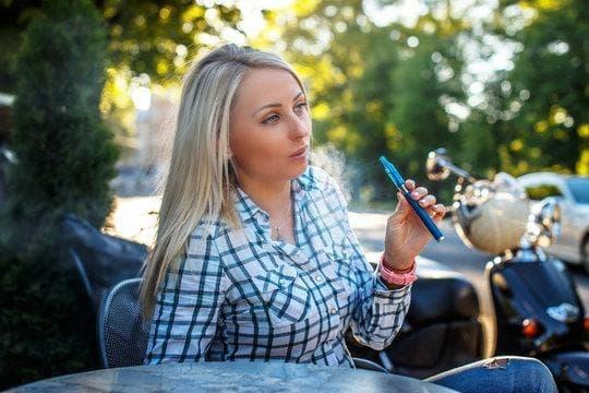 E-Cigi Bolt user review and a local guide on where to get e cigarettes and save money